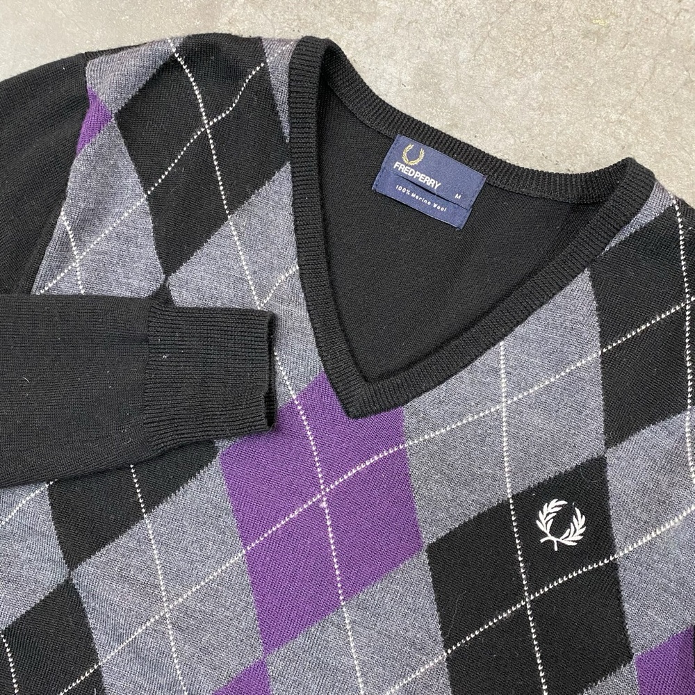 Fred Perry‎ Argyle V Neck Merino Wool Sweater Black Purple Grey Mens Medium